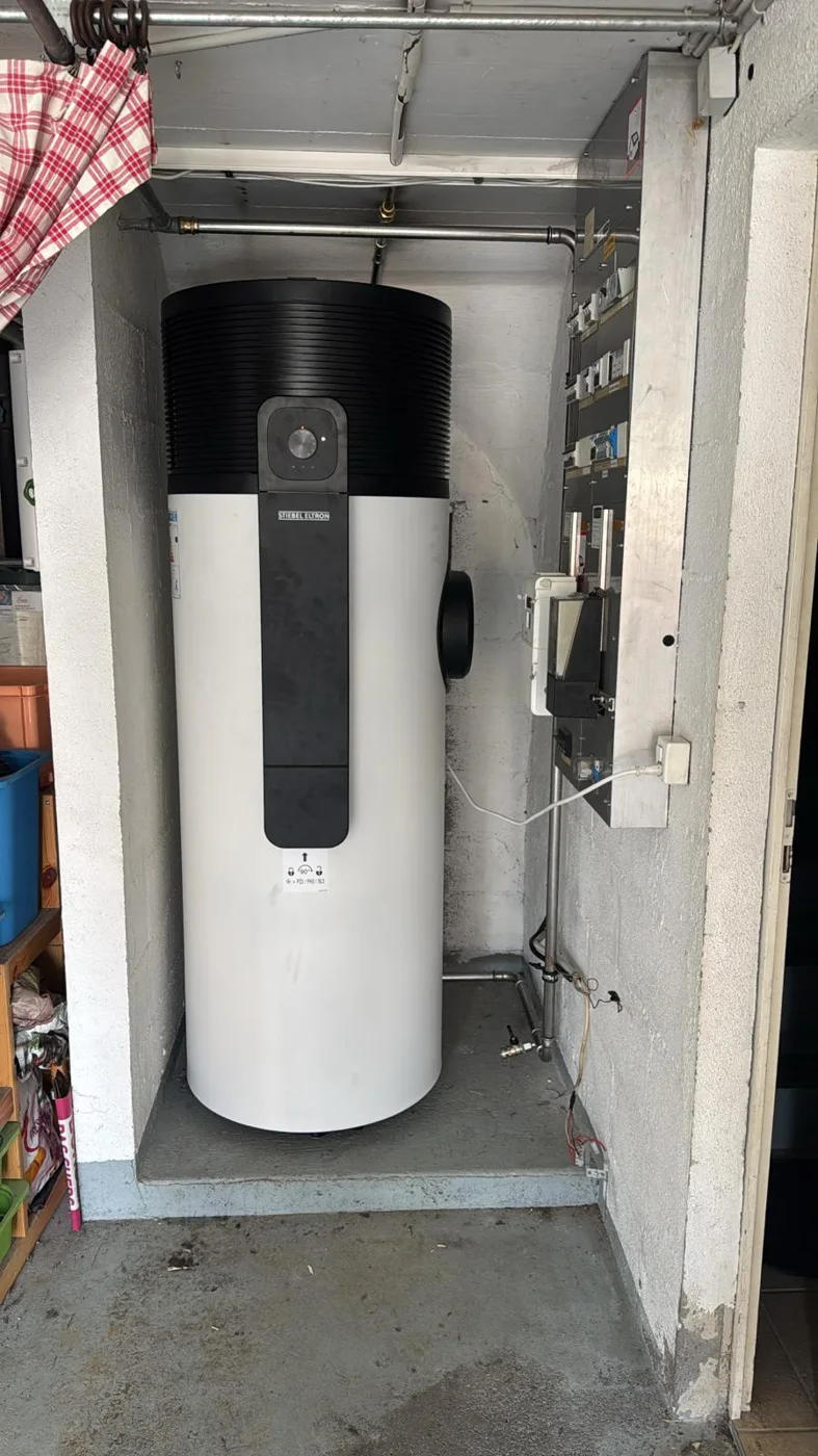 Chauffe-eau installé dans un local technique